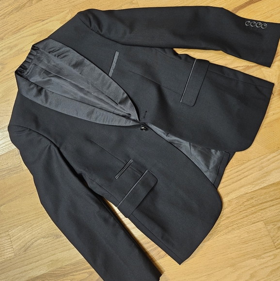3 Piece Tuxedo With Bow Tie WORN ONCE